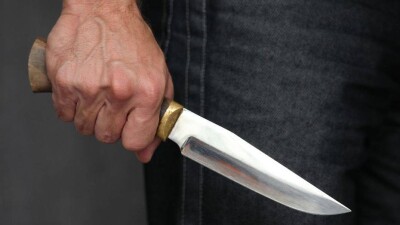 За фото в соцсетях муж едва не убил жену в Атырау 