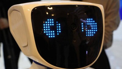 Робот-полиглот Алантим продавал билеты на ЭКСПО-2017 в Астане