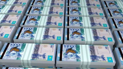 Курс доллара к тенге продолжает укрепляться