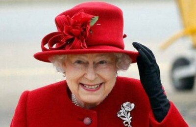 Полиция занялась утечкой видео с нацистским приветствием Елизаветы II