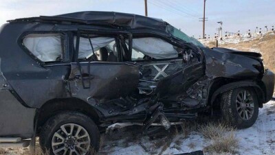 В Карагандинской области грузовой поезд столкнулся с автомобилем, два человека погибли