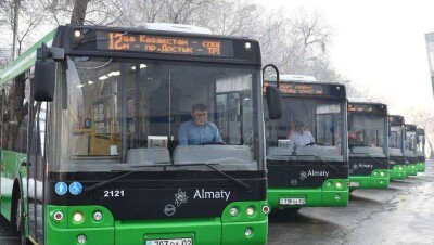 В Алматы запустили новые автобусы до Медео с пандусами, кондиционерами и видеокамерами