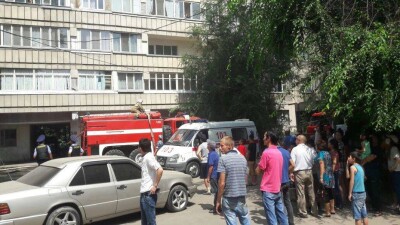 50 человек эвакуировали из-за пожара в многоэтажке в Алматы