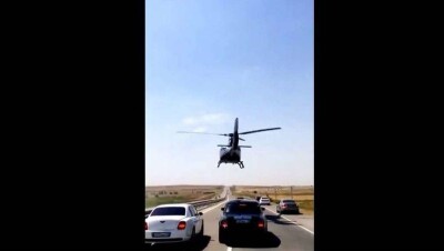 В Шымкенте сняли на видео вертолёт во главе свадебного кортежа