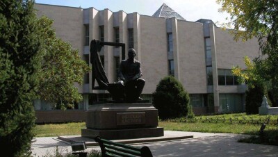 Из-за сноса забора госмузей им.Кастеева вынужден закрыть экспозицию под открытым небом