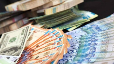 Курс доллара растёт на бирже шестой торговый день подряд