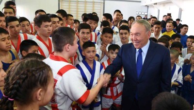 Один день из жизни Президента Казахстана показали в минутном ролике