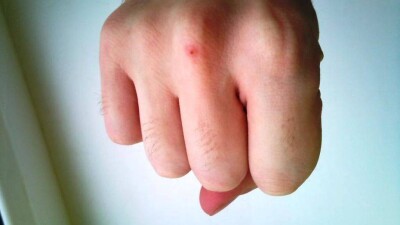 Полиция ищет участника видео, избившего пожилого мужчину в Астане 