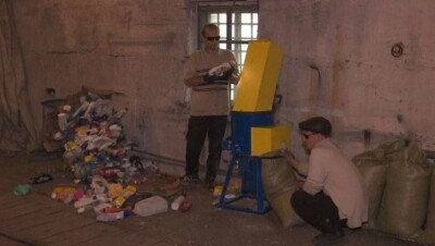 Слепой бизнесмен открыл мусороперерабатывающий цех в Костанайской области