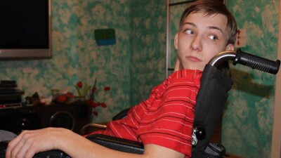 Необычный социальный эксперимент над павлодарцами провёл инвалид-колясочник