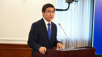 Аймагамбетов заступился за директоров школ, которых штрафуют за переполненность классов