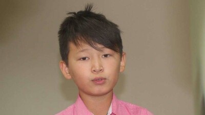 Спасшему девочку от педофила школьнику из Актау подарили велосипед