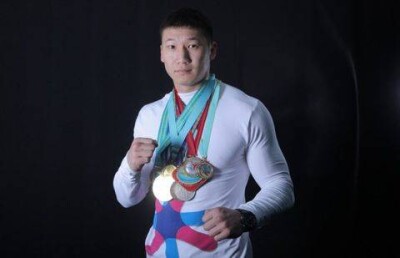 Спортсмен из Кокшетау завоевал "золото" для сборной мира по смешанным единоборствам