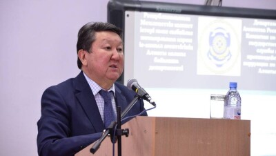 Госслужащие не должны спать во время реализации "100 конкретных шагов" - чиновник из ВКО