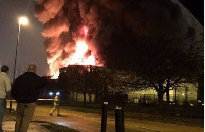 На юге Великобритании прогремело несколько мощных взрывов