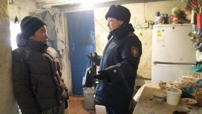 Выхаживающему маму-инвалида подростку помогла полиция Кокшетау