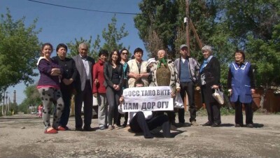 Талдыкорган превратился в гигантскую стройку, жители вышли на улицы с плакатами