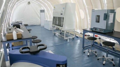 Фонд Булата Утемуратова передал акимату Алматы лабораторный комплекс ПЦР-скрининга на Covid-19