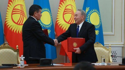 Назарбаев и Жээнбеков подписали договор о демаркации госграницы
