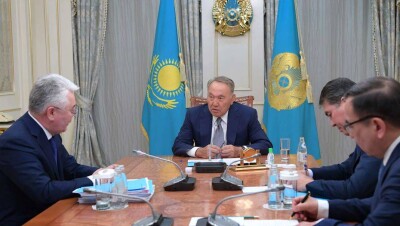 Назарбаев на встрече с Атамкуловым подчеркнул важность экономизации внешней политики