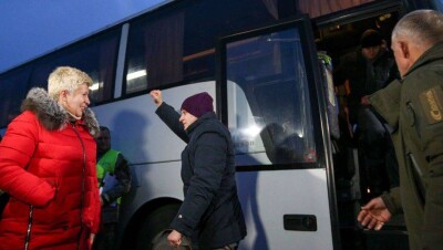 Украина вернула 76 пленных из Донбасса