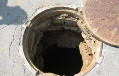 В Атырау в водопроводном колодце утонул ребёнок