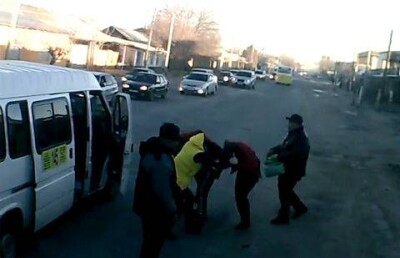 Водители автобусов в Шымкенте подрались из-за ребёнка