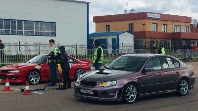 Сезон автогонок открыли соревнованиями по дрэг-рейсингу в Астане