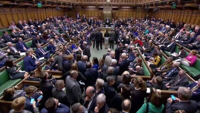 Парламент Великобритании проголосовал за отсрочку Brexit