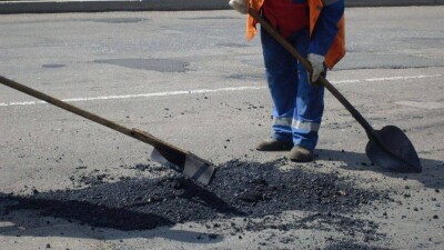 Аким Алматы дал срок подрядчикам устранить неровности на дорогах