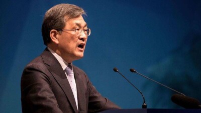 Гендиректор Samsung Electronics подал в отставку ради спасения компании