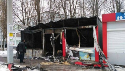 Алматинец обнаружил сожжёнными два своих киоска и винит в этом акимат