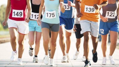 Бегун из США побеждал в марафонах, прячась в биотуалетах