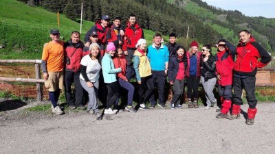 Альпинисты, пытавшиеся покорить пик Букреева, заблудились в горах Алматы