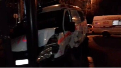 Врачи и пассажиры скорой помощи пострадали в ДТП в Алматы