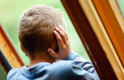 В Уральске выписали мальчика, который выпал из окна детсада