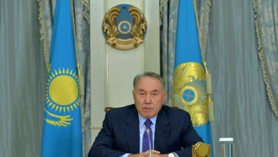 Назарбаев поздравил Головкина с победой