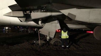 Boeing Air Astana выкатился за пределы полосы в Алматы из-за неправильных действий экипажа