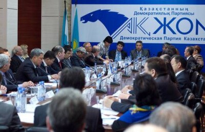 "Ак жол" рассчитывает на 7 кресел в Мажилисе Парламента РК