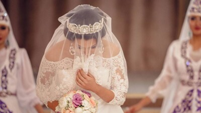 После казахской свадьбы в Алматы японские кудалар загремели в больницу 
