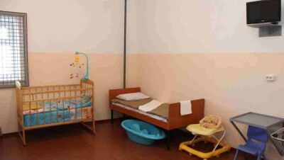 Загипа Балиева проверила, как содержатся рождённые в колонии дети 