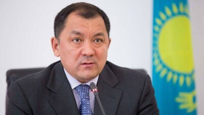 Прекратить торговать игрушками и гаджетами в школах потребовал Нурлан Ногаев