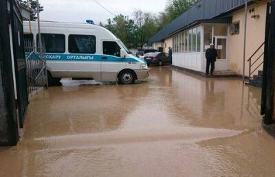 Потоп в Алматы жители сравнивают с прошлогодним селем 