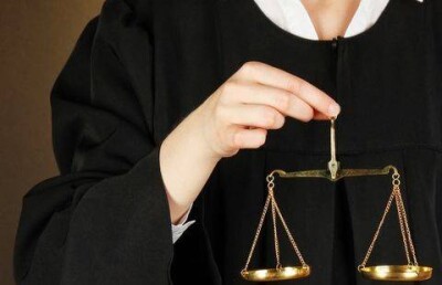 Казахстанские судьи получили право на пожизненное содержание