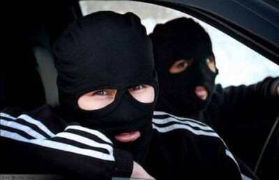Два школьника с друзьями ограбили букмекерскую контору в ЮКО