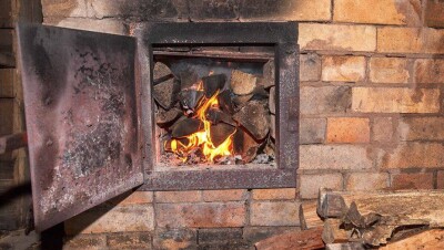 Пытающиеся согреться казахстанцы попадают в больницы из-за угарного газа