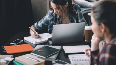 МОН поможет студентам, которые учатся за границей, перевестись в вузы Казахстана