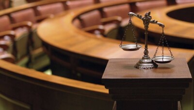 Гардеробщица из Костанайской области подала иск к Минфину РК