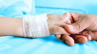 Избитый отчимом двухлетний мальчик скончался в больнице Алматы