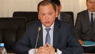 Министр труда потребовал не нарушать права казахстанских рабочих на стройке "Абу-Даби Плаза"